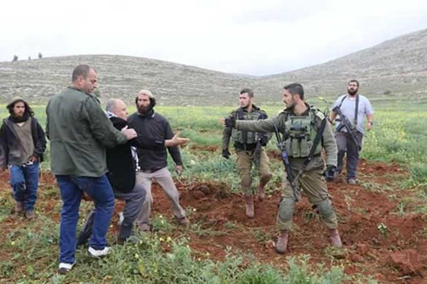 Zionist gangs prevent olive farmers from reaching groves for 4th day